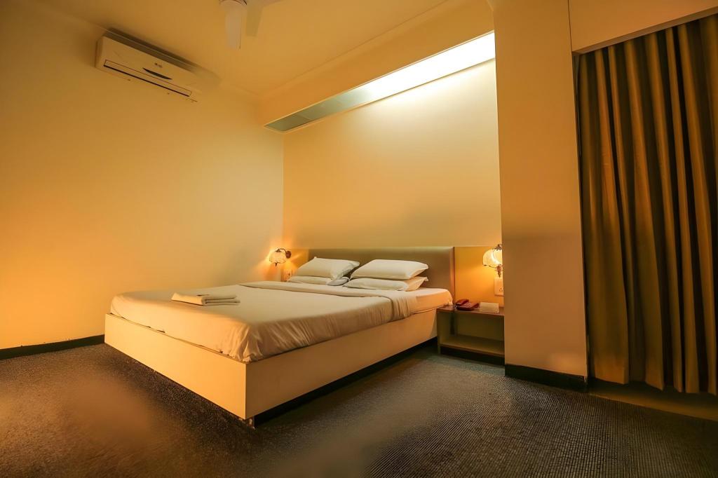 Hotel Sangam 7/42