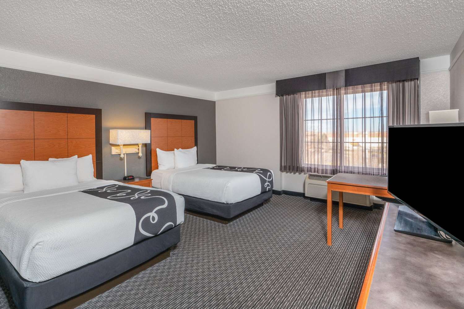 La Quinta Inn Suites Pueblo 20/48