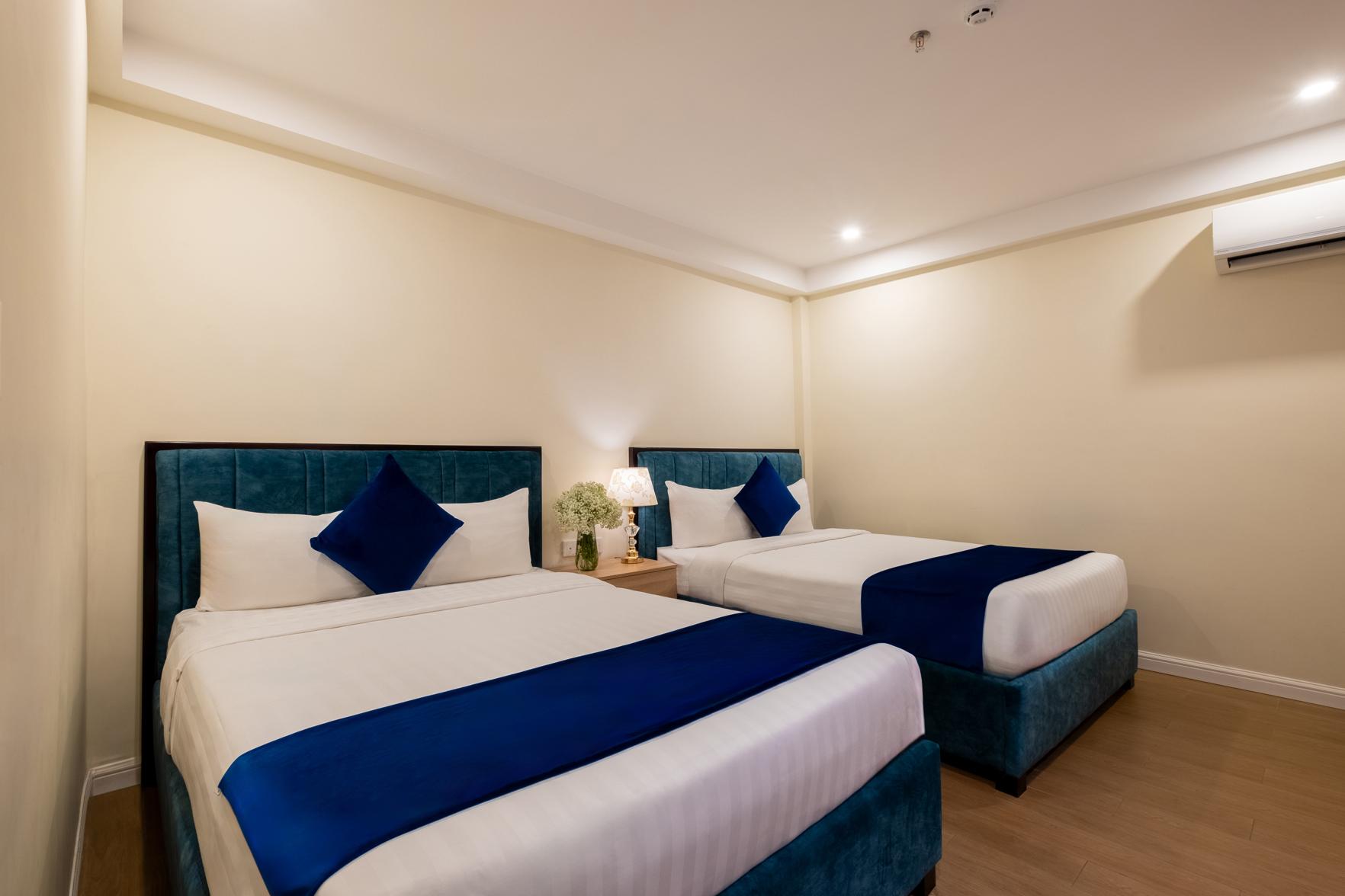 Deluxe, Twin Beds, No Window