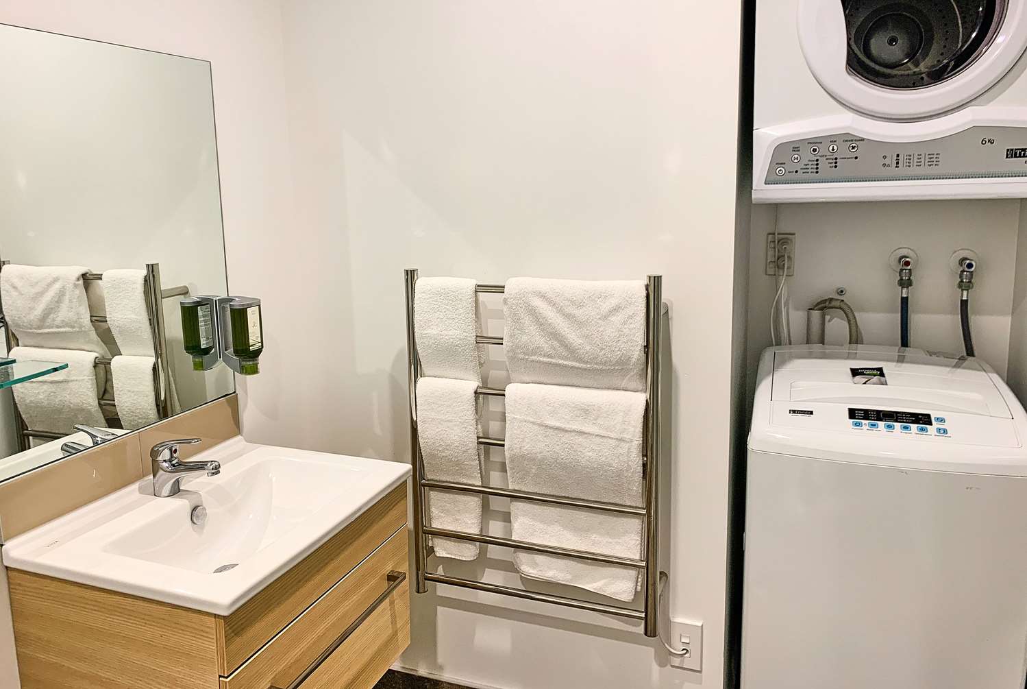 Ramada Suites by Wyndham Albany 58/59