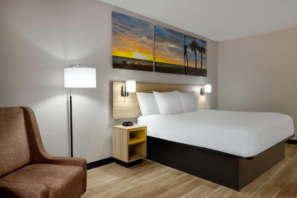 Days Inn By Wyndham North Columbia Ft Jackson 29/50