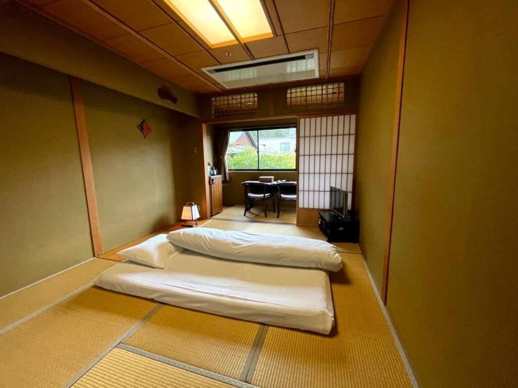 غرفة بسرير مزدوج بأرضية تاتامي، Takeo Onsen Kanko Hotel Kyotoya 3/4