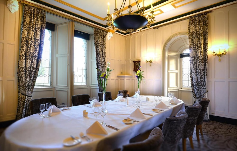 Clontarf Castle Hotel 49/61
