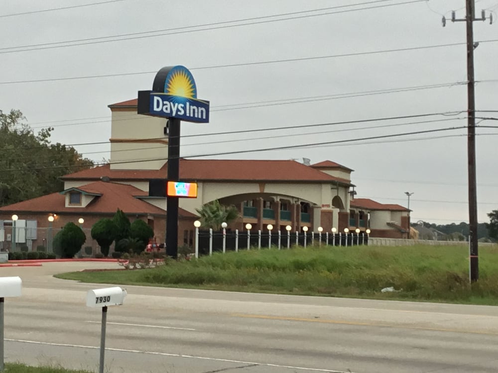 Days Inn By Wyndham Baytown East 1/50