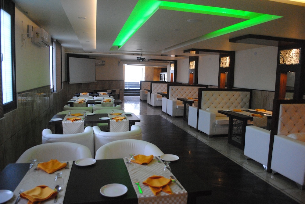 Hotel Mansarover Paradise 16/22