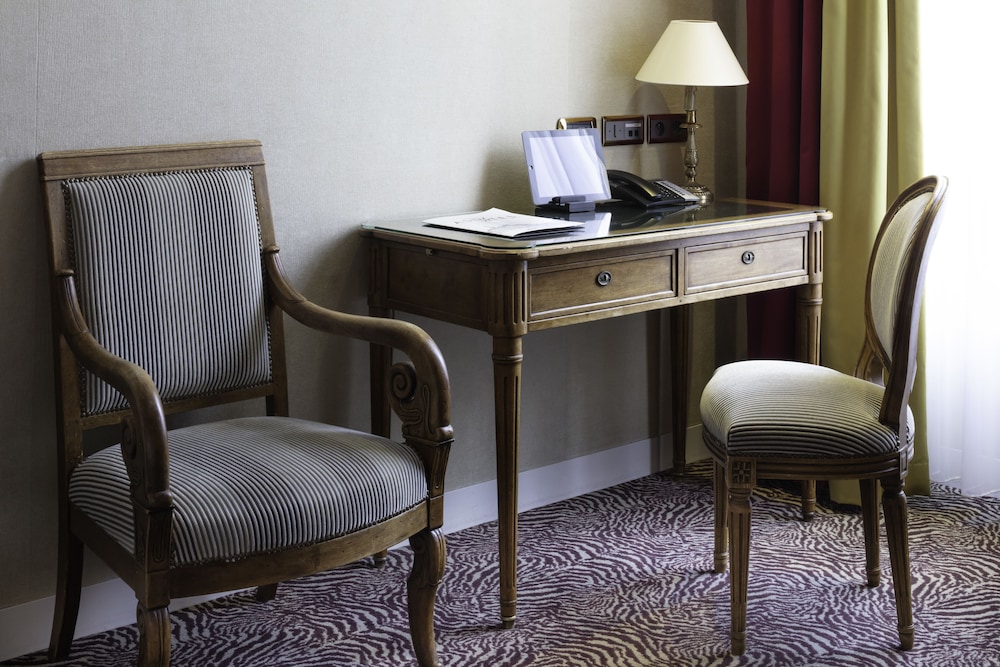 Regents Garden Hotel 33/50