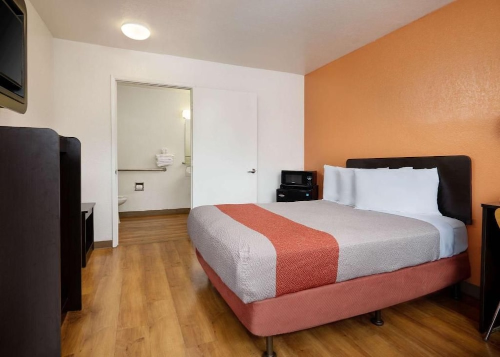 Motel6 Camarillo, CA 38/71