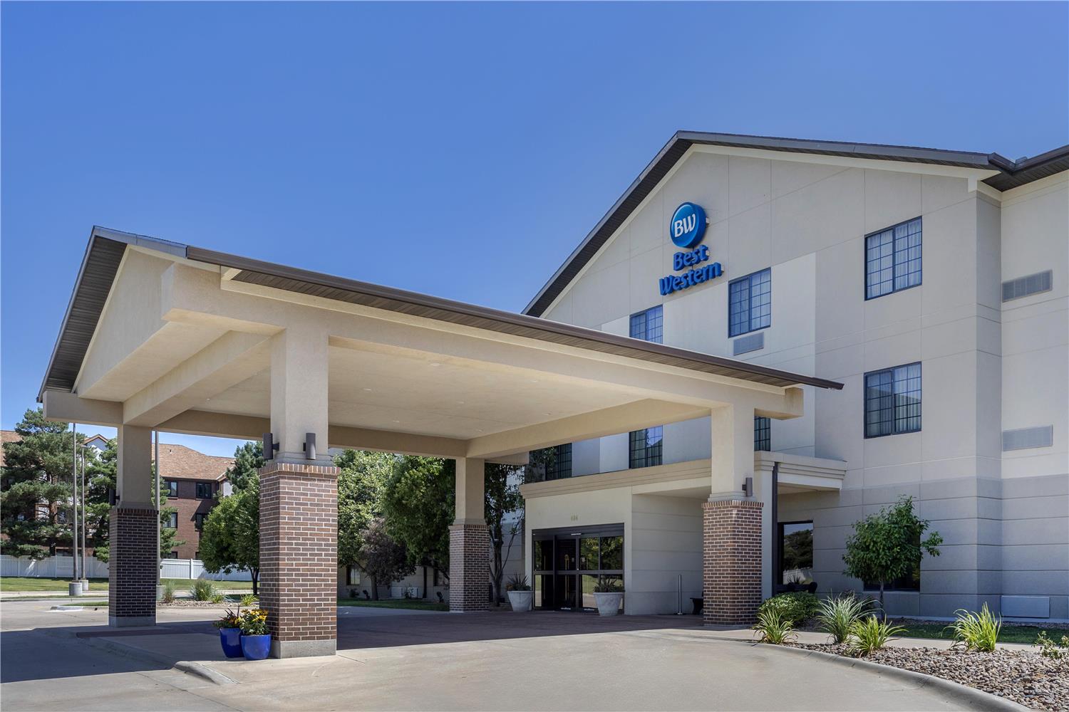 Best Western North Edge Inn 11/13