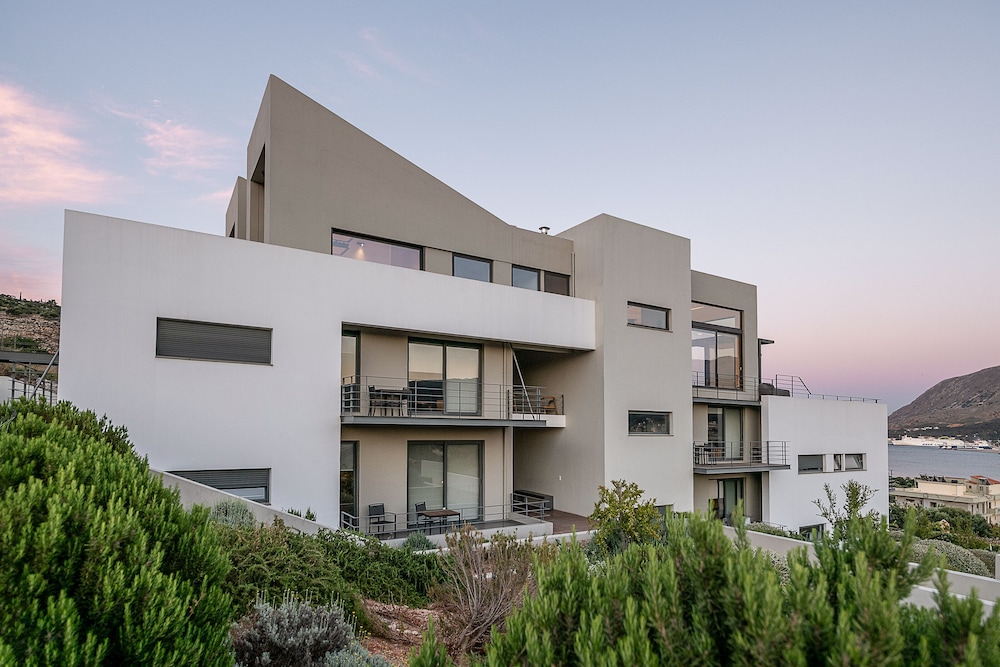 Seametry Luxury Living Apartments photo2