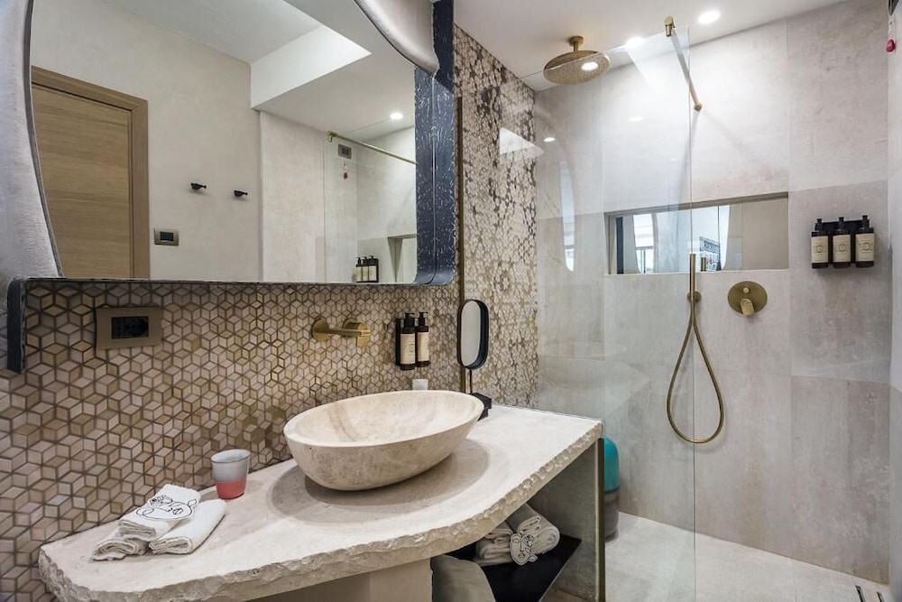 Hotel Delle Rose a Luxury Boutique Hotel 48/50