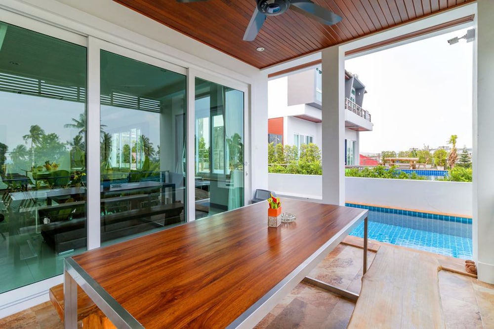 Surisa Seaview Pool Villas 19/38