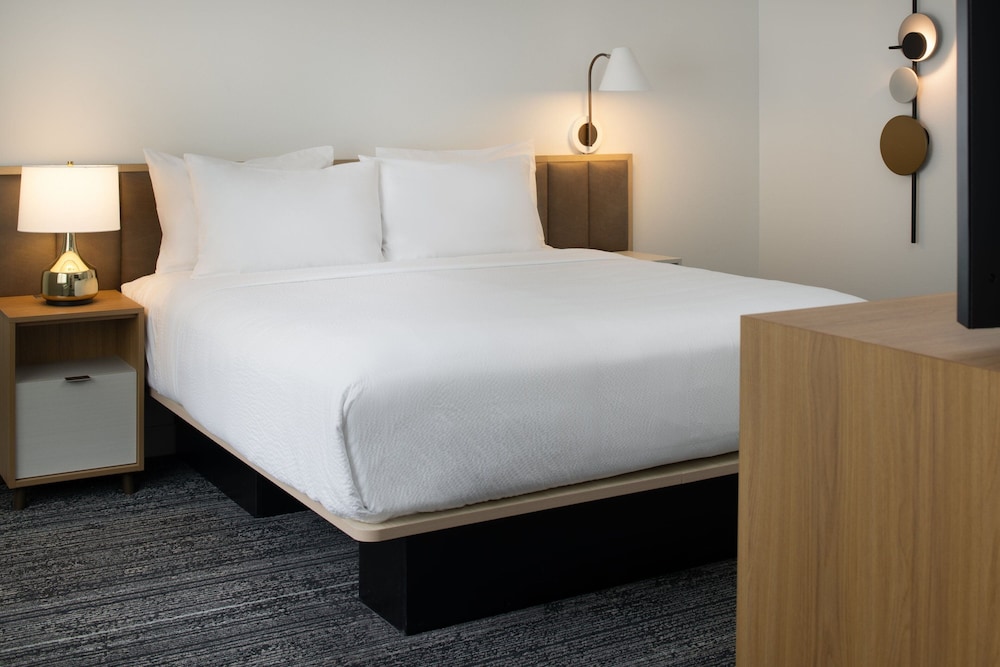 TownePlace Suites by Marriott Eugene 9/23