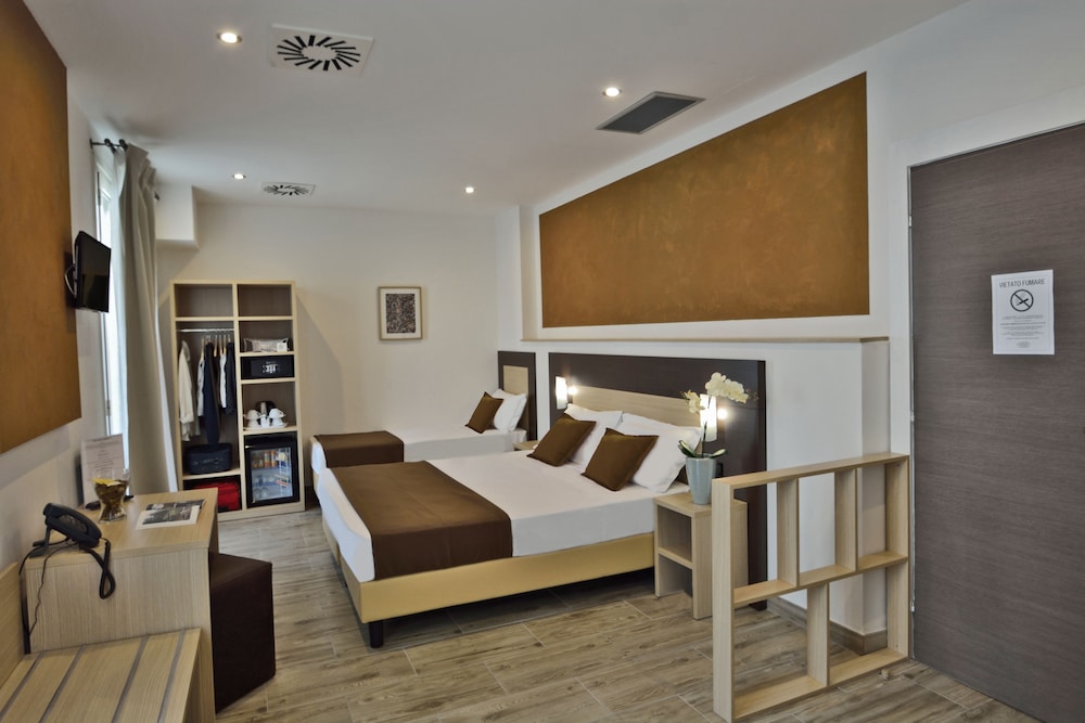 Hotel Luxor Florence 39/76