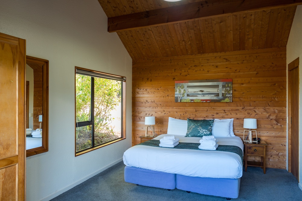 KIMI ORA ECO RESORT 14/70