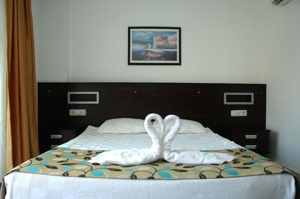Orient Apart Hotel 10/25