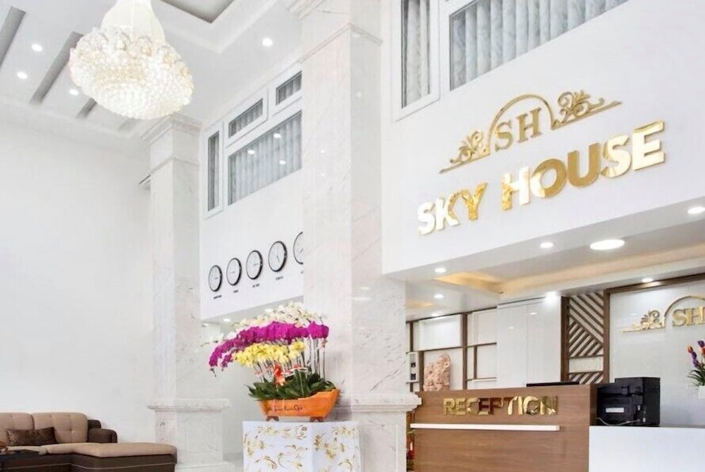 Skyhouse Hotel 11/55