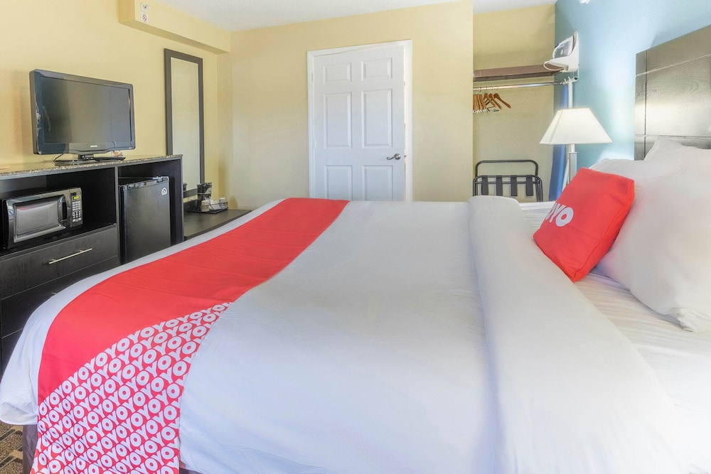OYO Hotel Knoxville TN Cedar Bluff I-40 10/21