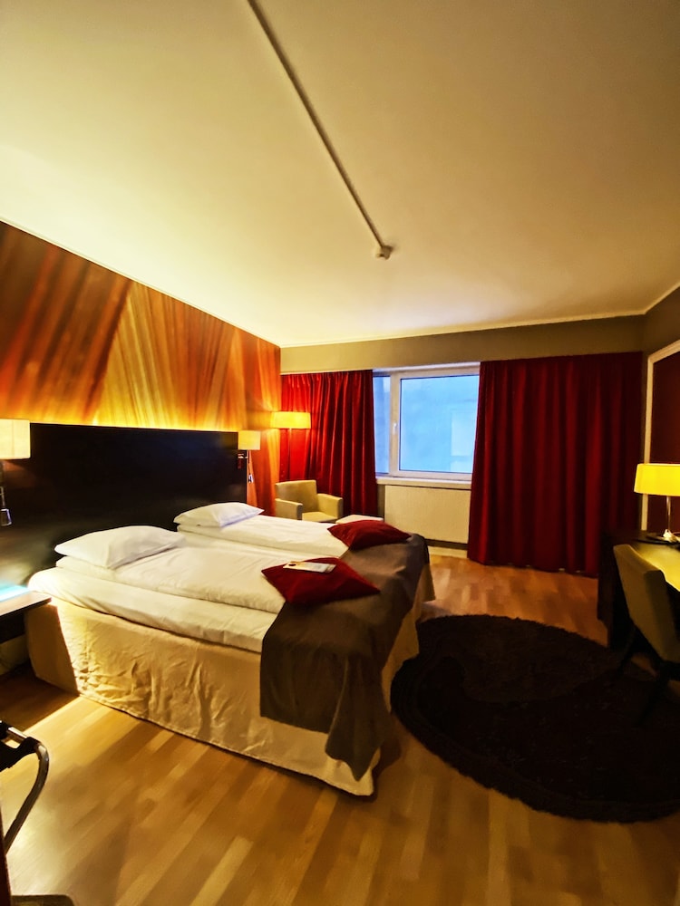 Quality Hotel Grand Royal 13/39