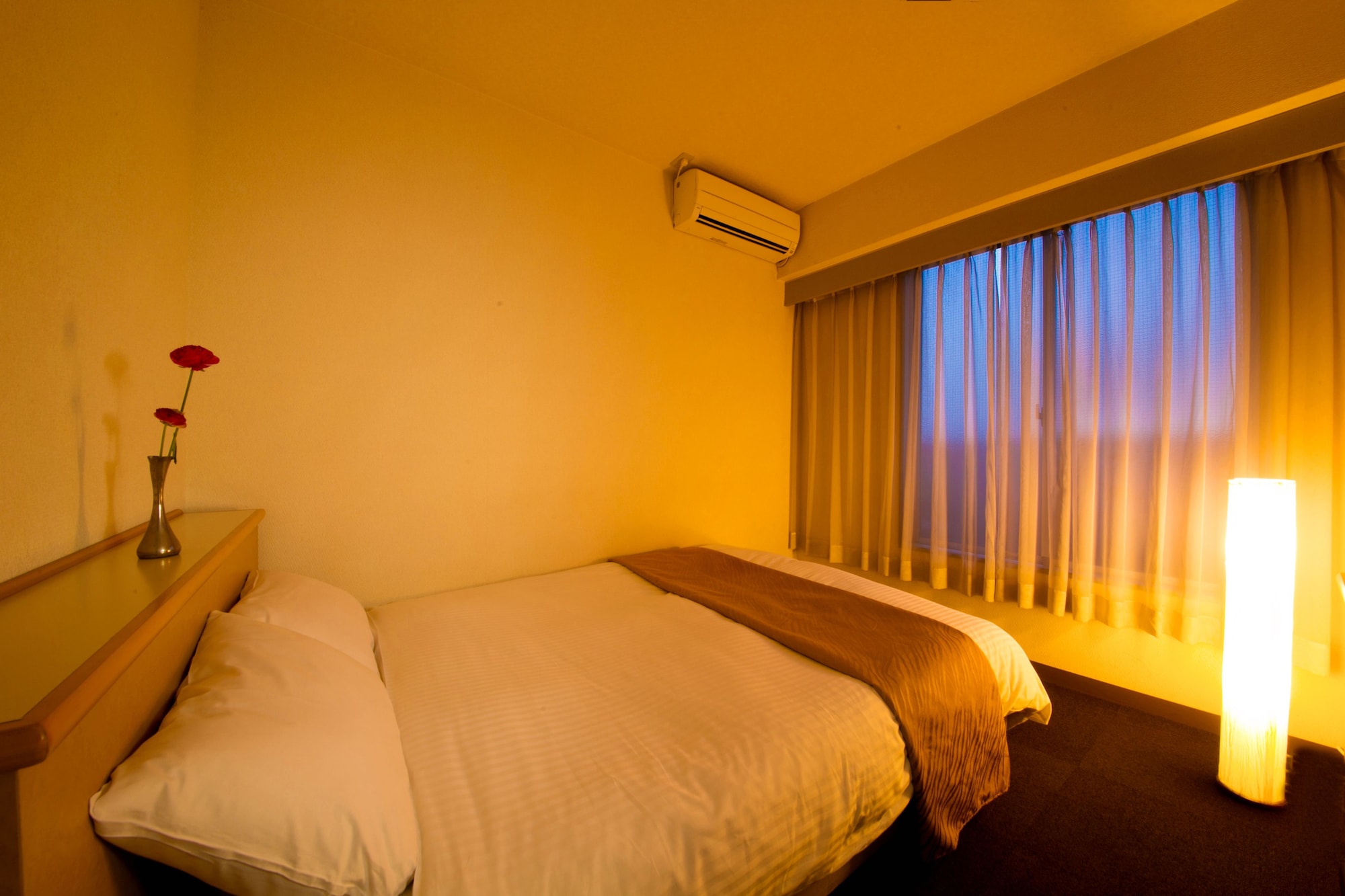 ROOM, DOUBLE BED, SMOKING