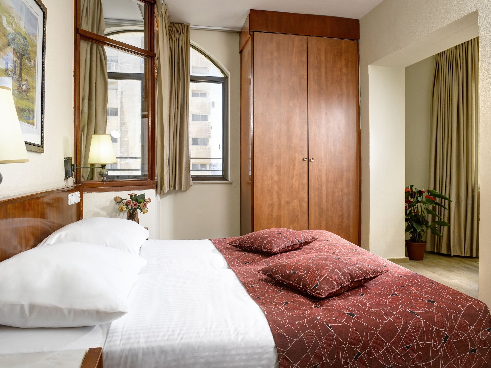 2 BEDROOMS, FAMILY, SUITE