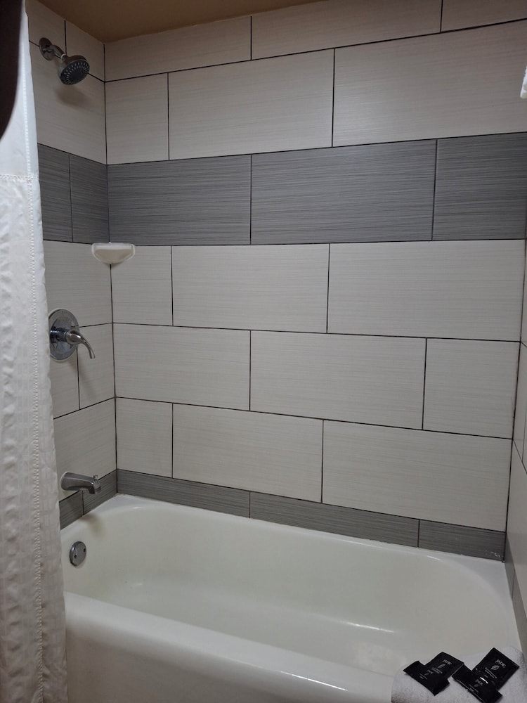 Howard Johnson 36/38