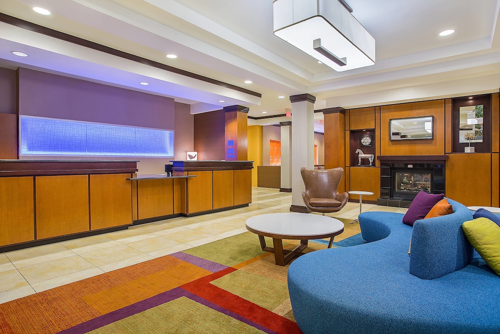 Fairfield Inn Suites By Marriott Louisville East 30/50