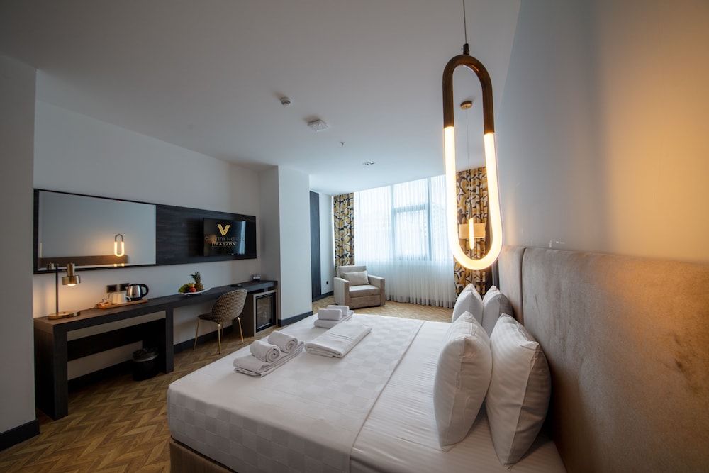 V CENTER HOTEL 27/65