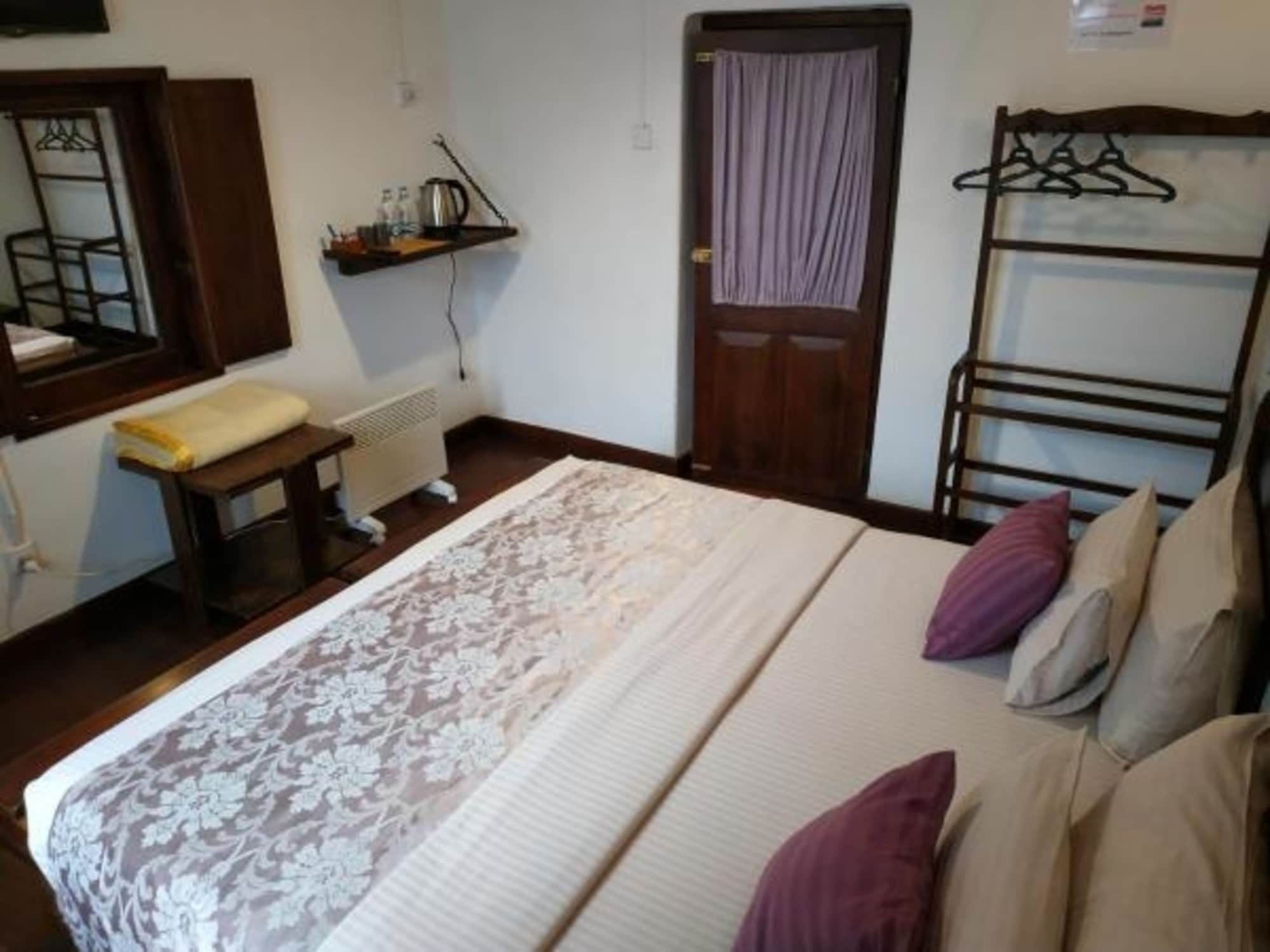 STANDARD, DOUBLE OR TWIN BED