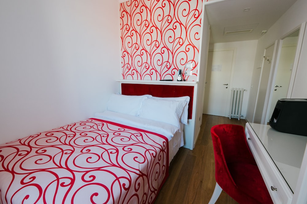 COMFORT, DOUBLE BED