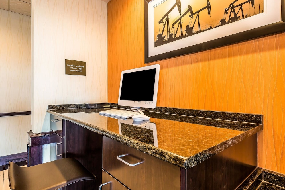 Comfort Inn & Suites Moore - Oklahoma City 46/48