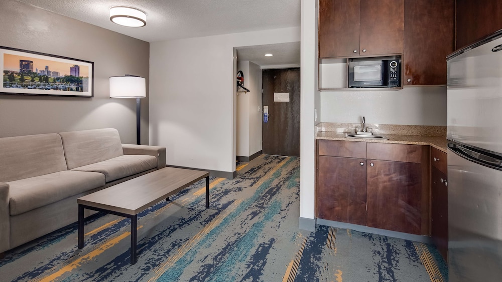 Best Western Plus Augusta North Inn & Suites 23/35