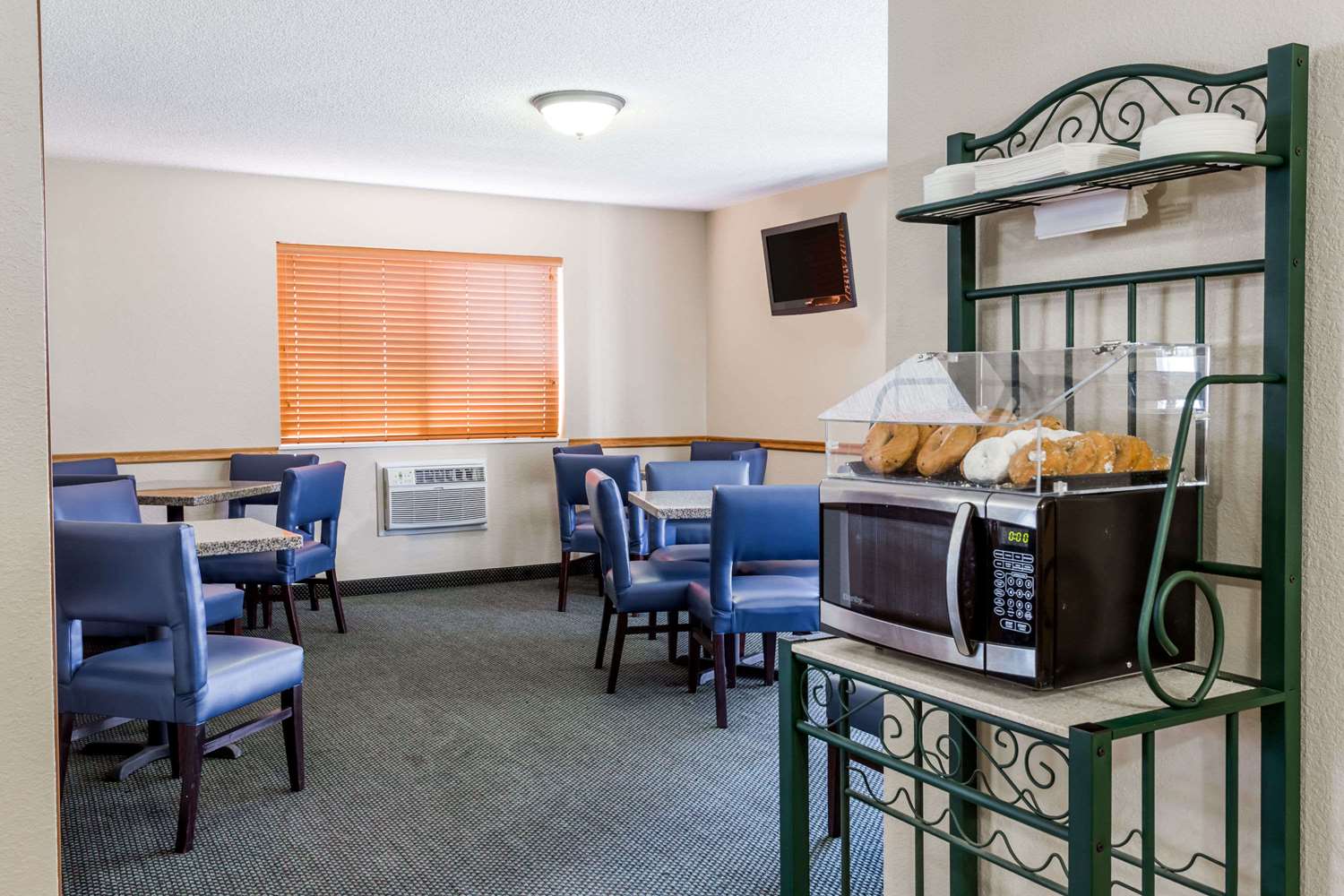 Super 8 by Wyndham Lewistown 45/51