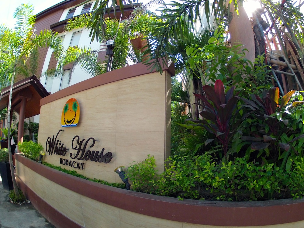 White House Beach Resort 1/34
