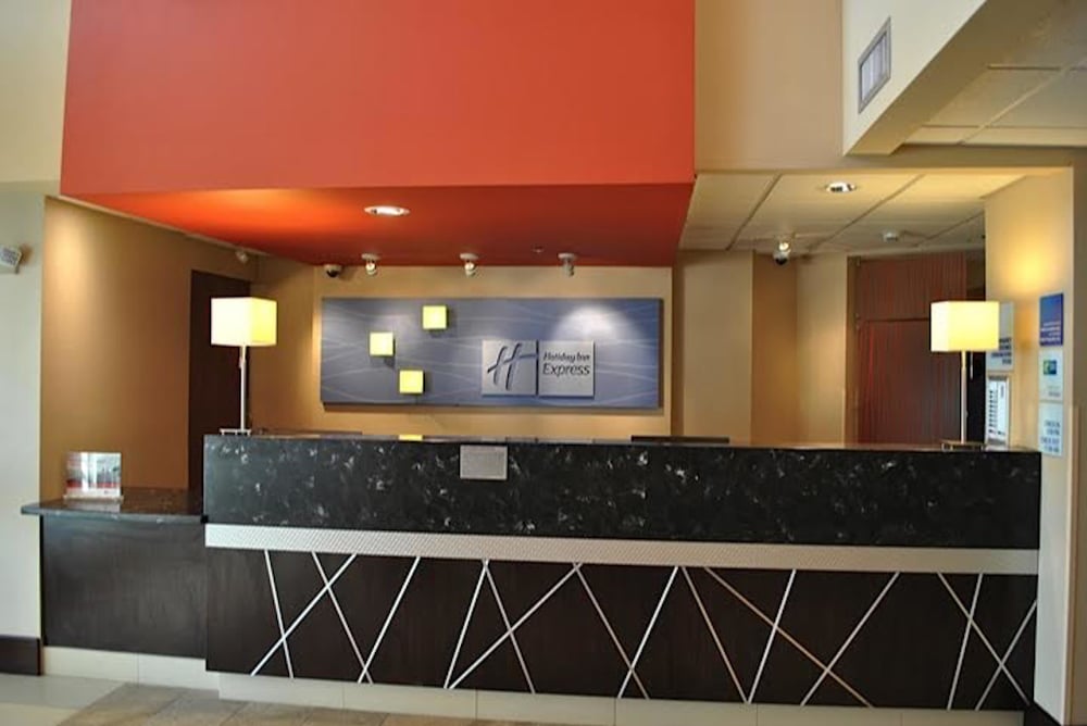 Holiday Inn Express Pittsburgh E - Waterfront Dr 3/42
