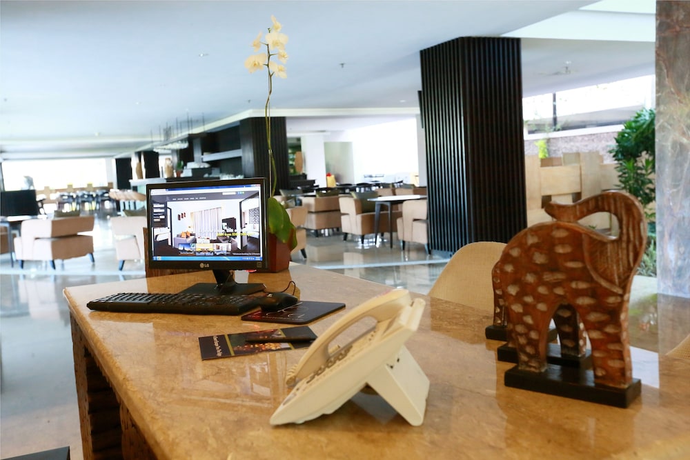 b Hotel Bali & Spa 56/73