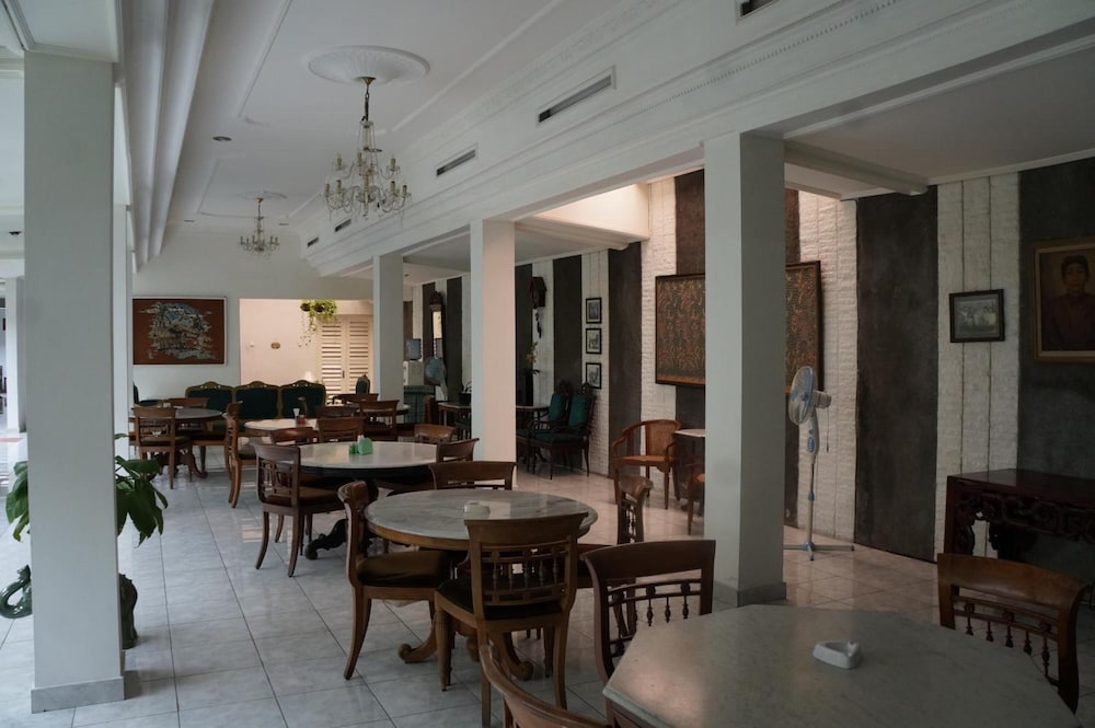Hotel Kirana 42/54