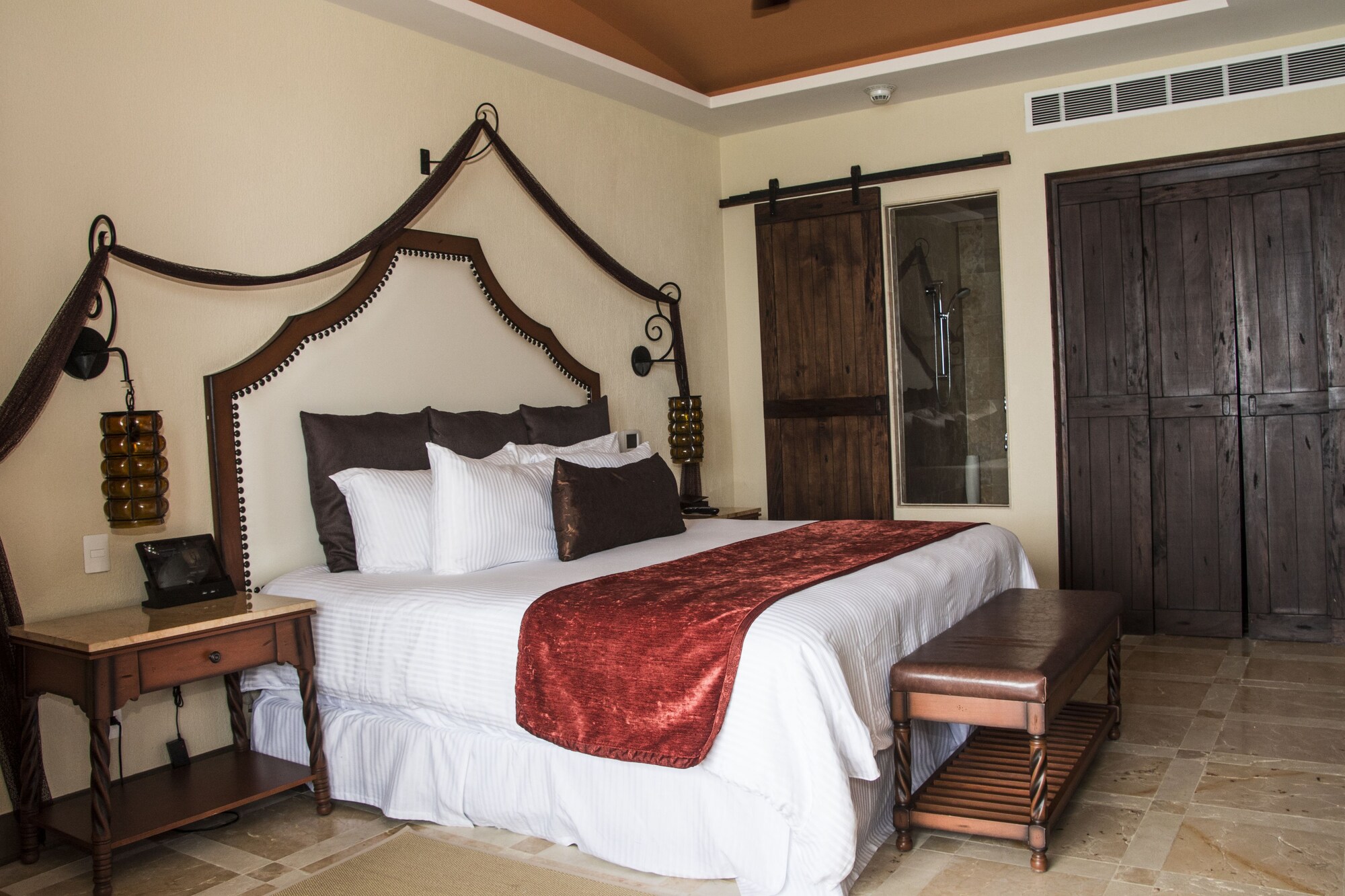 Swim Out, Master, Suite, King Bed