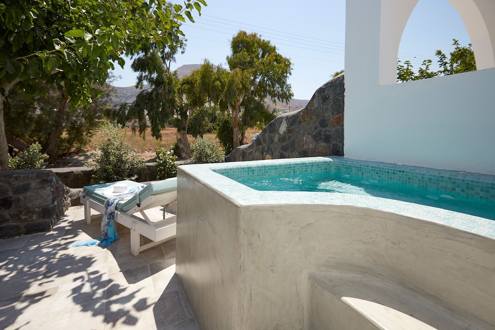 Amara Suites Santorini 40/50