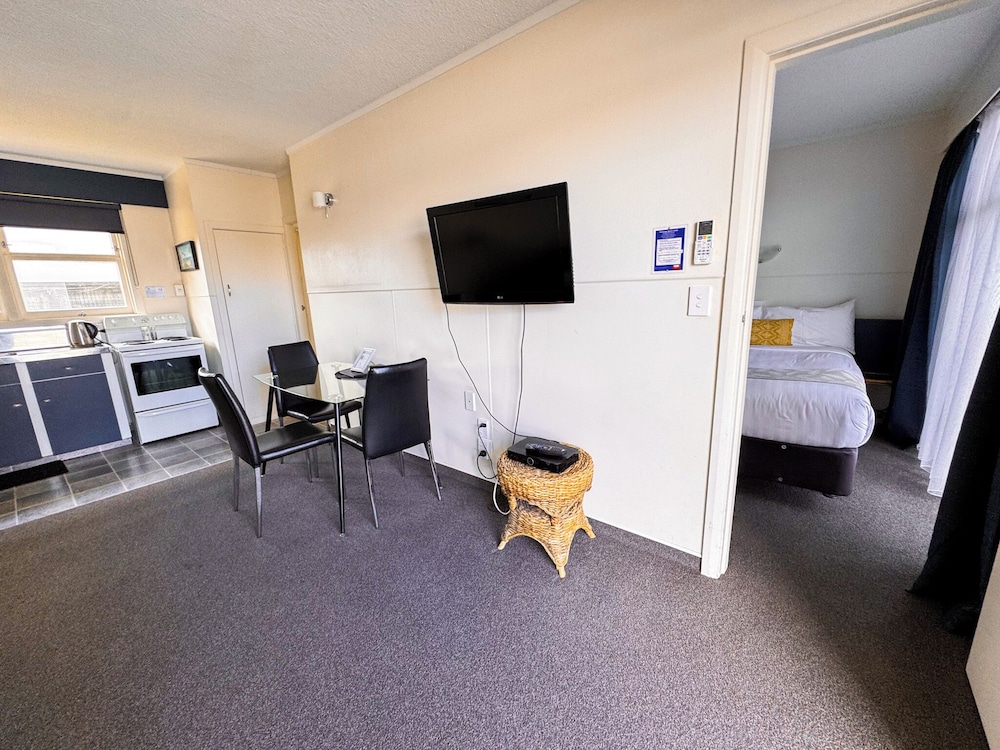 Waikanae Beach Motel 64/76