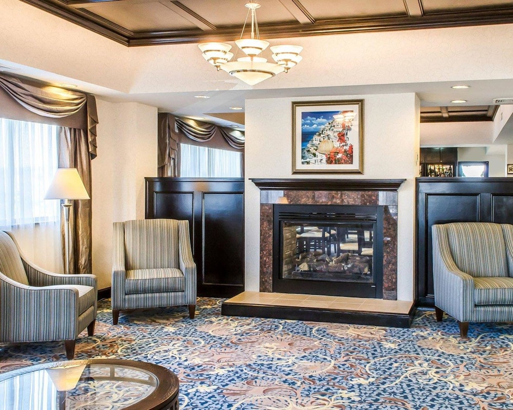 Comfort Suites Bloomsburg, PA 33/44