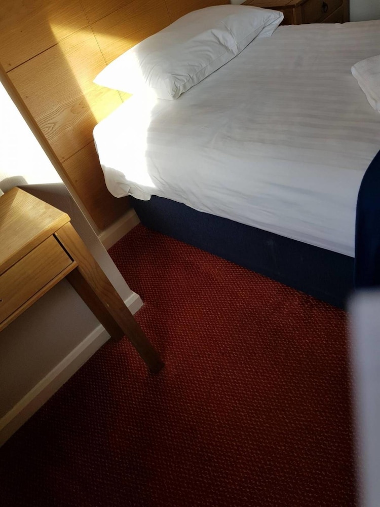 Room, Single, Single Bed, Shared Bathroom