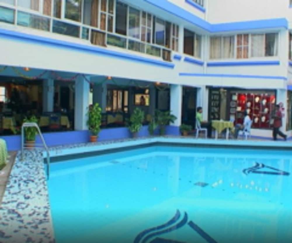 ALOR HOLIDAY RESORT HOTEL 3/50
