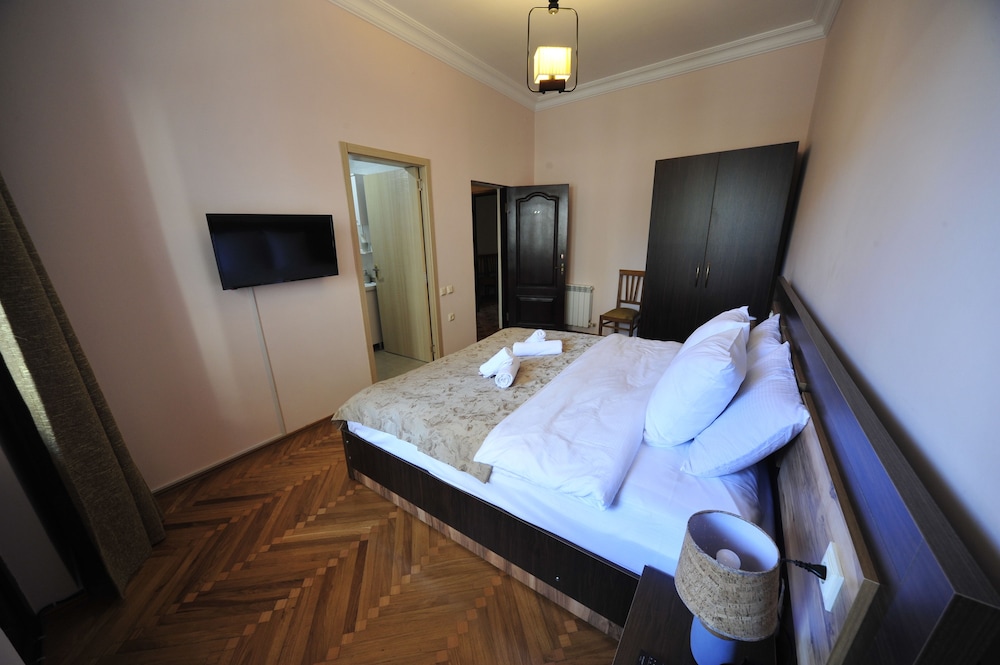 Guesthouse And Hostel Batumi Globus 16/46