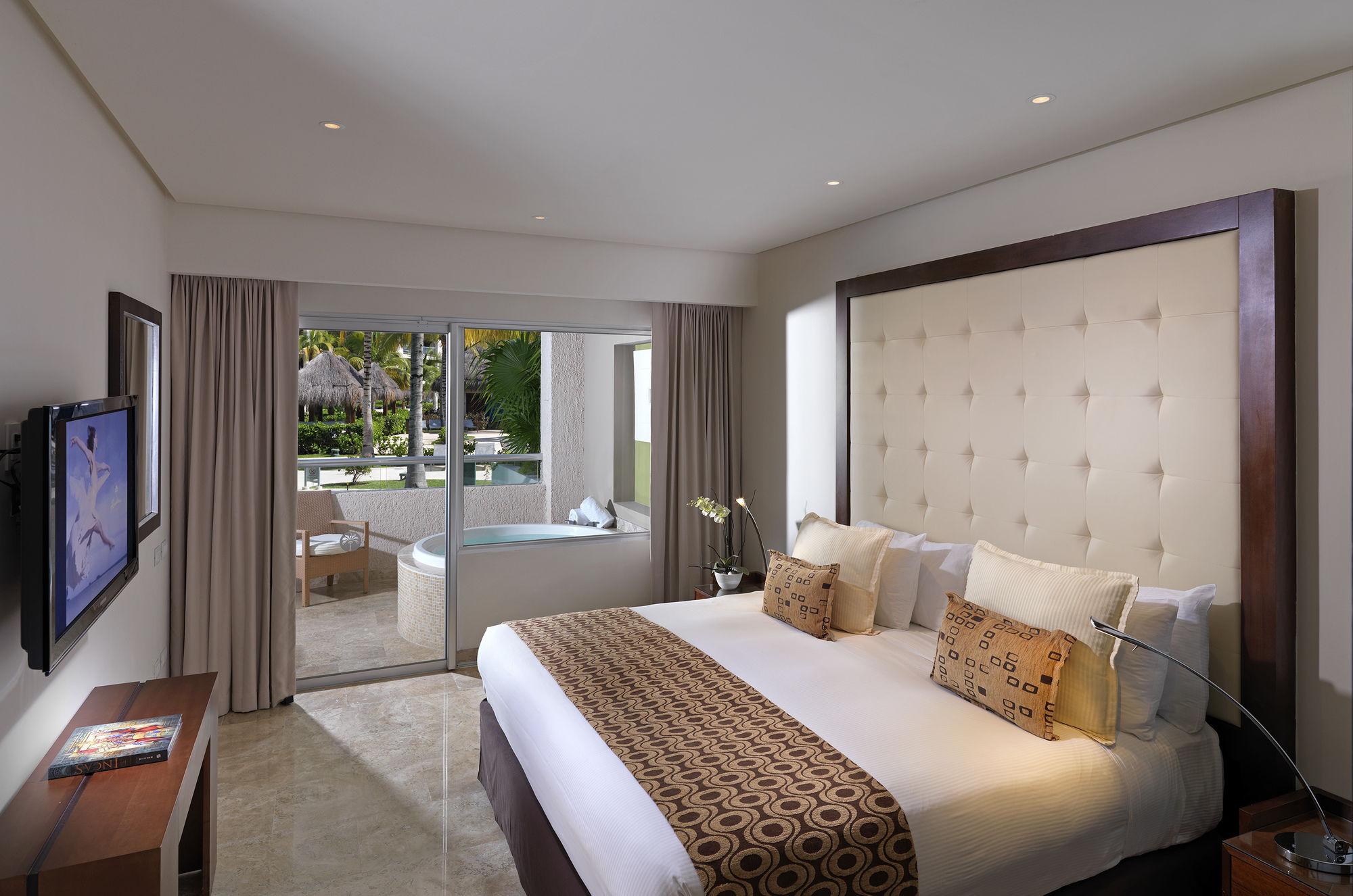 Concierge, 1 Bedroom, Master, Family, Suite