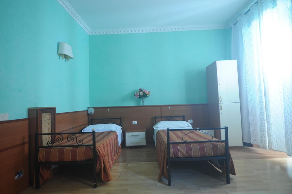 Hostel Beauty 49/64