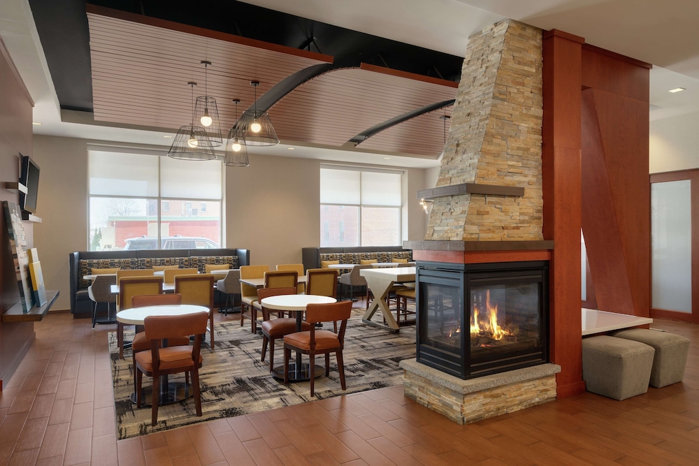 Hampton Inn Portland Downtown Waterfront 38/46