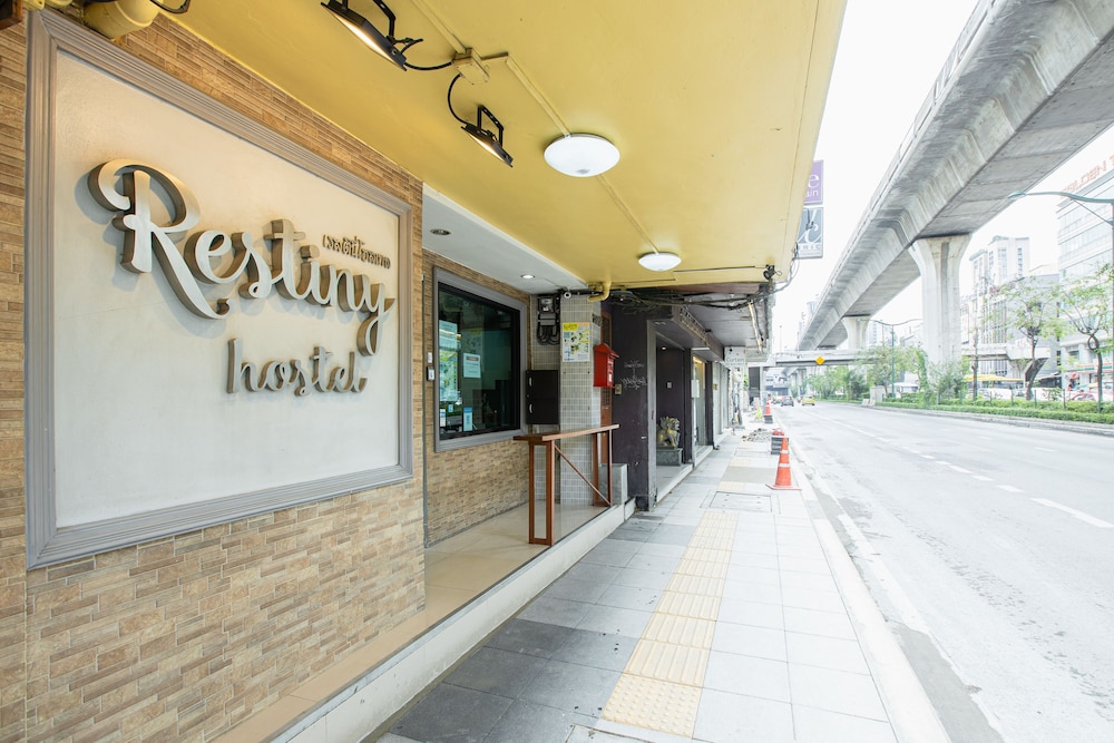Restiny Hostel 6/73