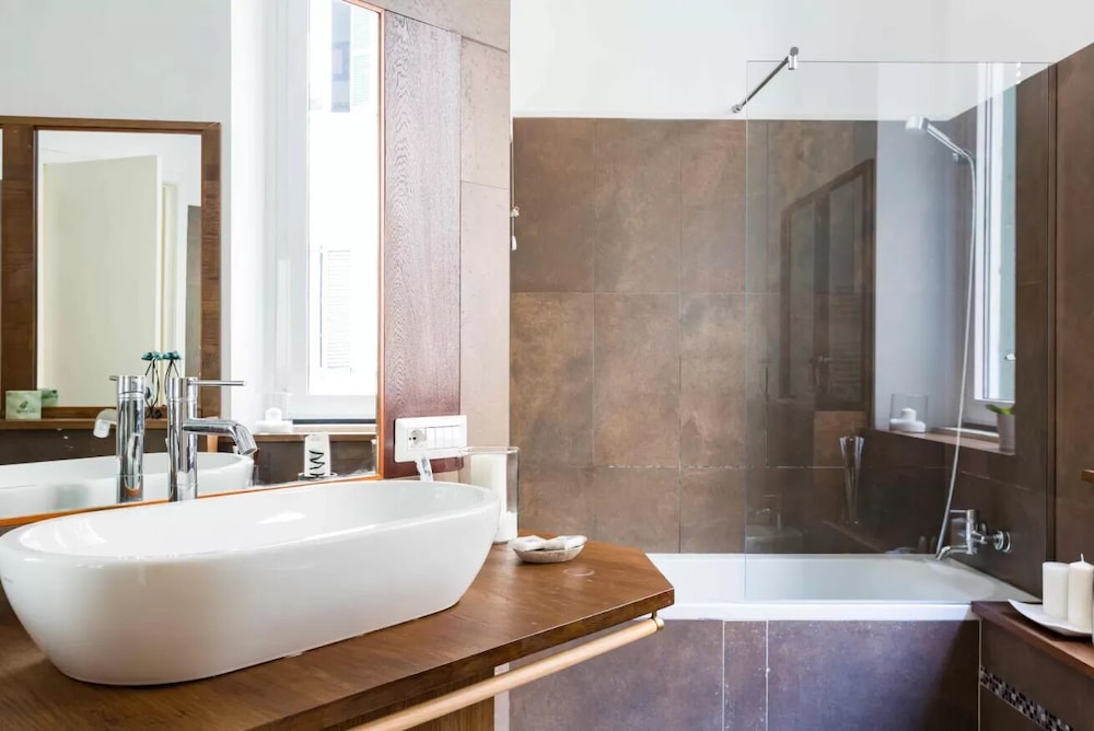 The Sistina Suite 37/46