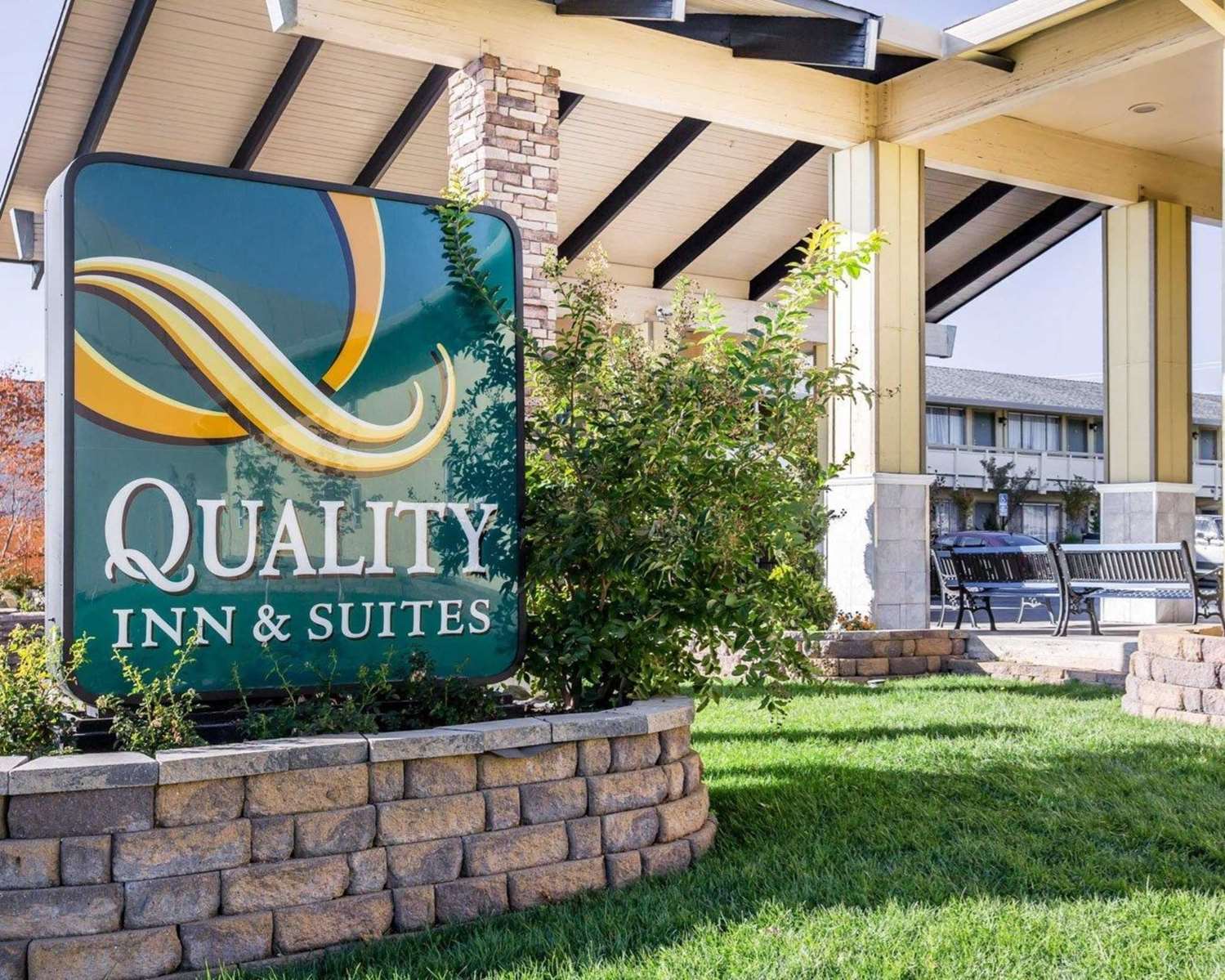 Quality Inn Suites Cameron Park 30/31