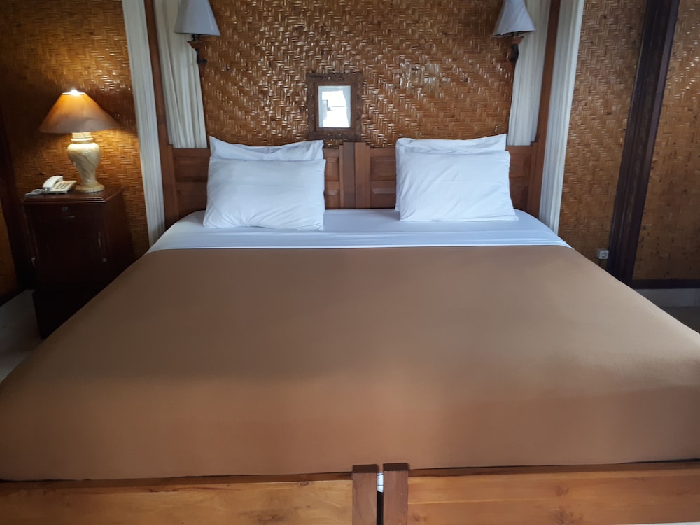 Cendana Resort Spa 25/70
